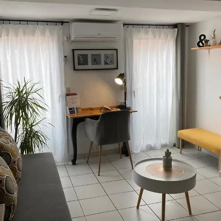Comfortable 28 M Cocoon In Διαμέρισμα *