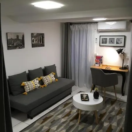 Comfortable 28 M Cocoon In Διαμέρισμα