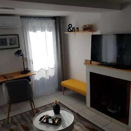 Comfortable 28 M Cocoon In Appartamento